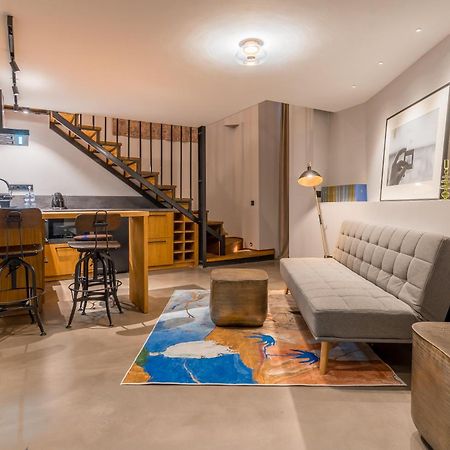 Zorba&Bond Boutique Hotel Тбилиси Экстерьер фото
