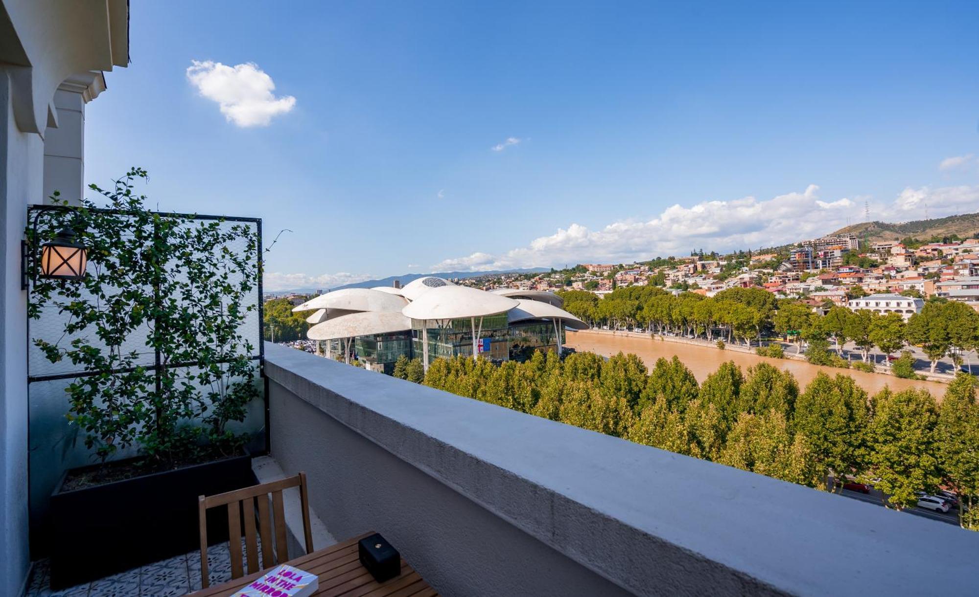 Zorba&Bond Boutique Hotel Тбилиси Экстерьер фото