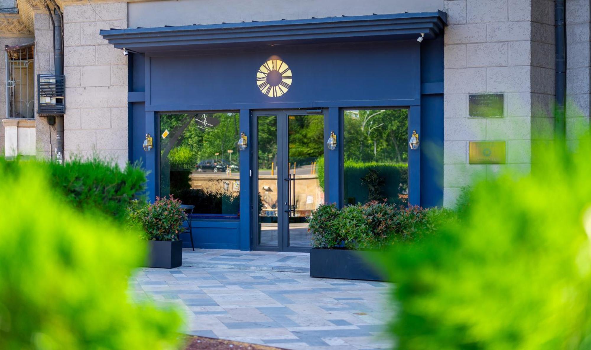 Zorba&Bond Boutique Hotel Тбилиси Экстерьер фото